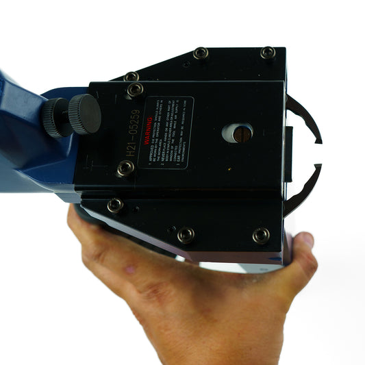 Corchetera manual para cierre de cajas de cartón en embalaje industrial