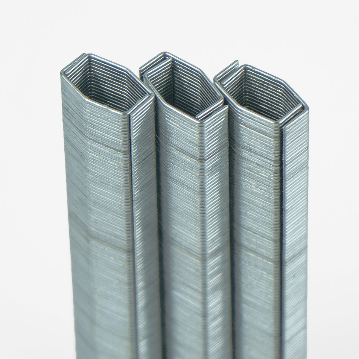 Corchete 2619 - 1/4" - 6.000 Unidades galvanizado para cierre de zuncho plástico y PET