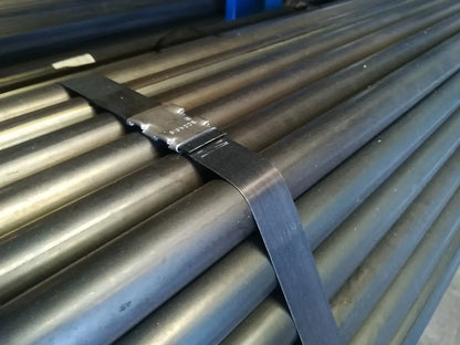 Zuncho de acero 1/2" aplicado en amarre de carga pesada sobre pallet